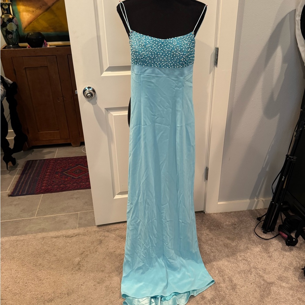 Elegant Blue Evening Gown